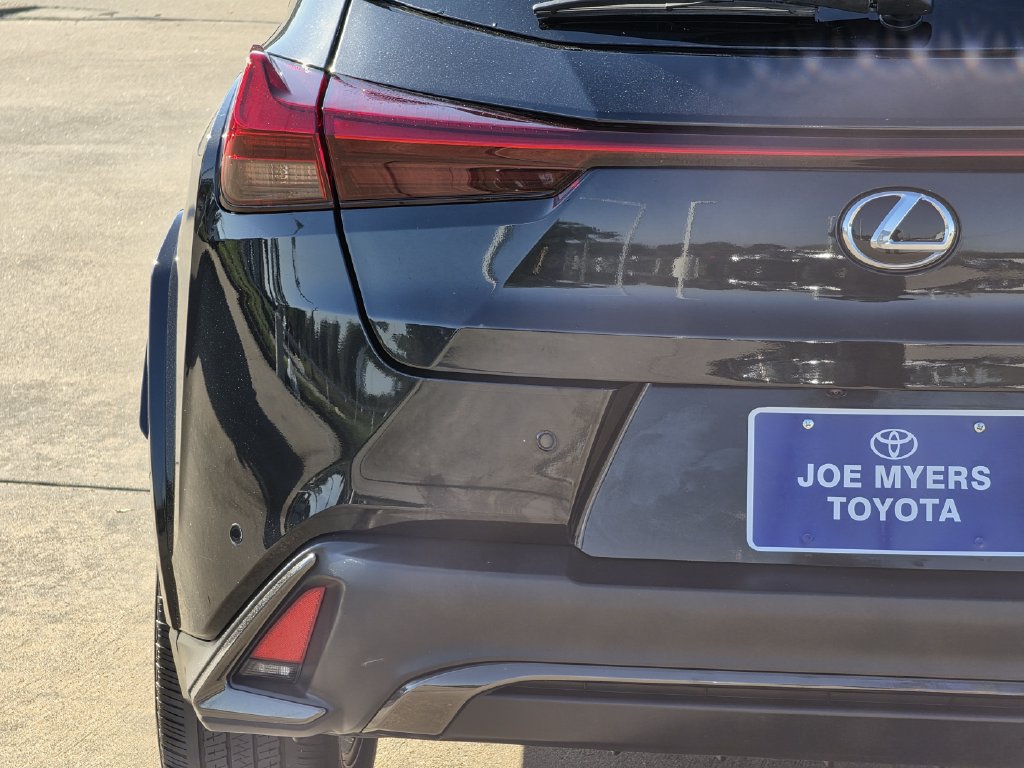 Used 2022 Lexus UX 200 F Sport w/ F Sport Premium Package FWD image 10