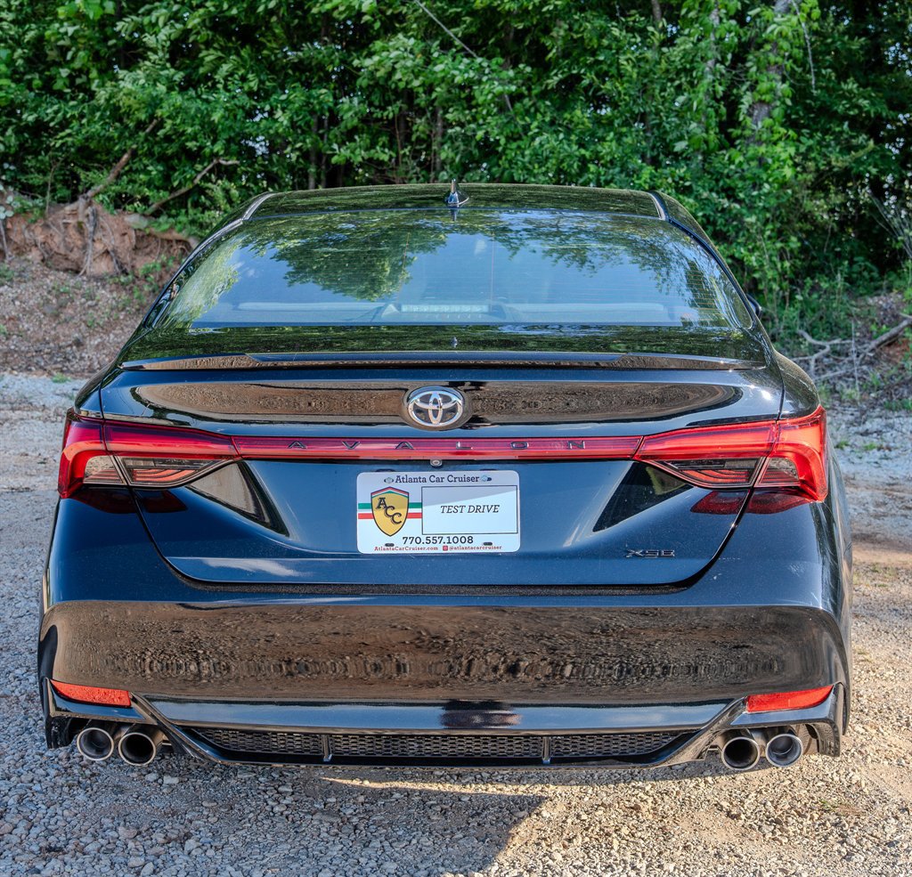 Used 2019 Toyota Avalon XSE FWD image 4