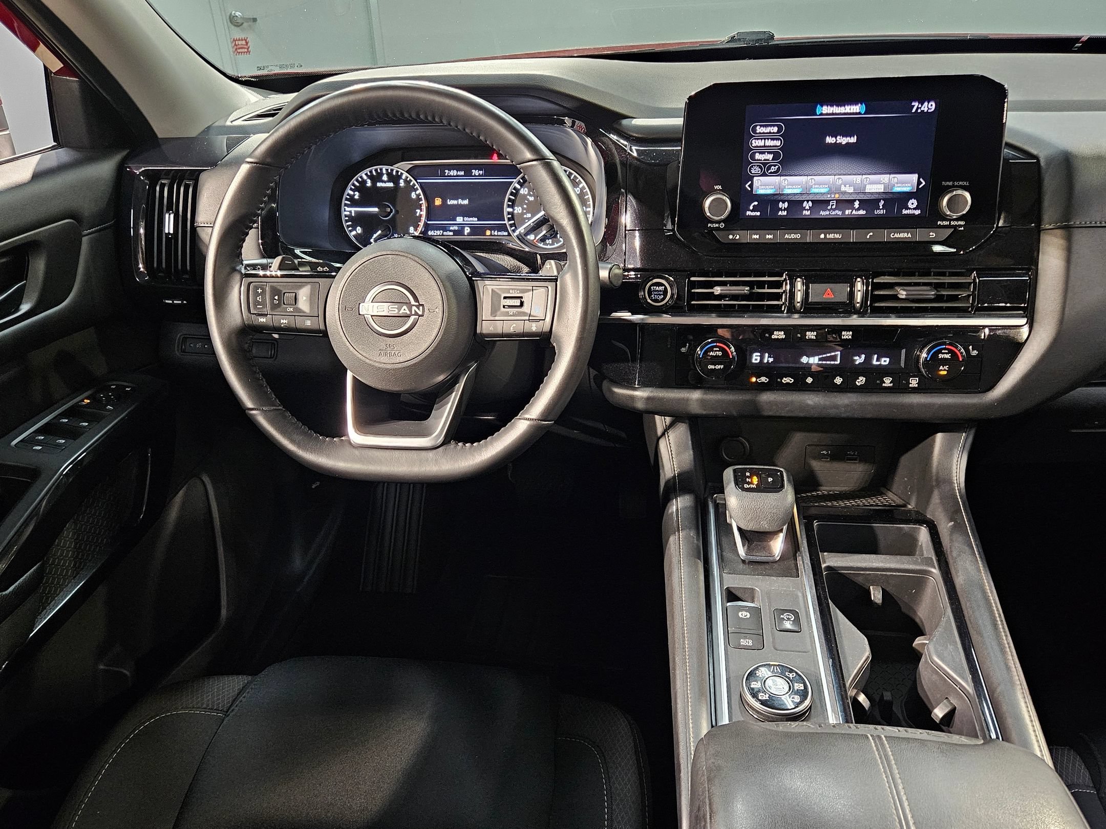 Used 2023 Nissan Pathfinder SV AWD/4WD image 9