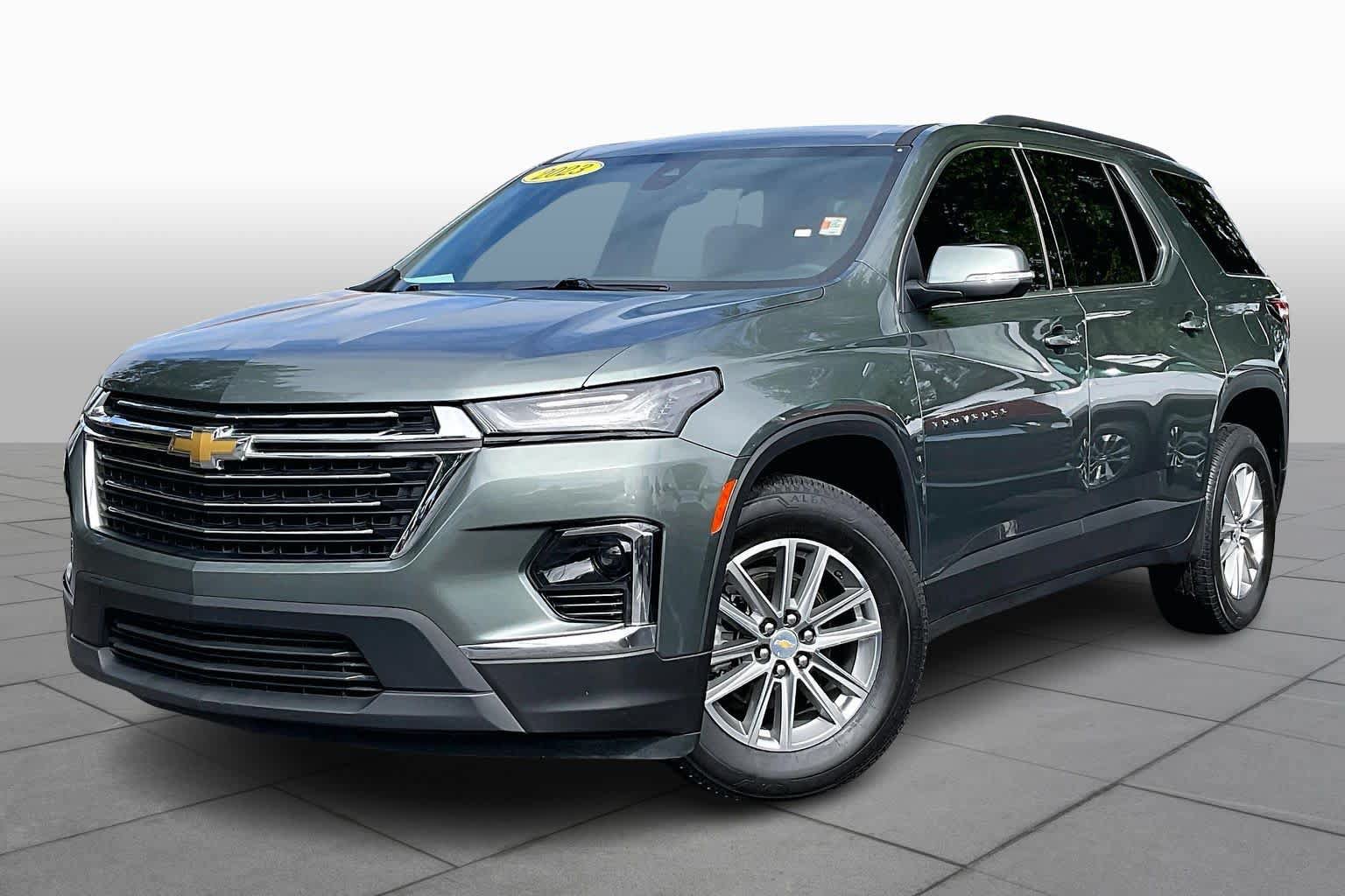 Used 2023 Chevrolet Traverse LT