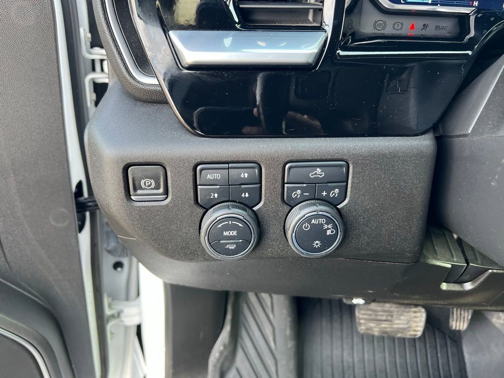 Used 2022 Chevrolet Silverado 1500 LT image 41