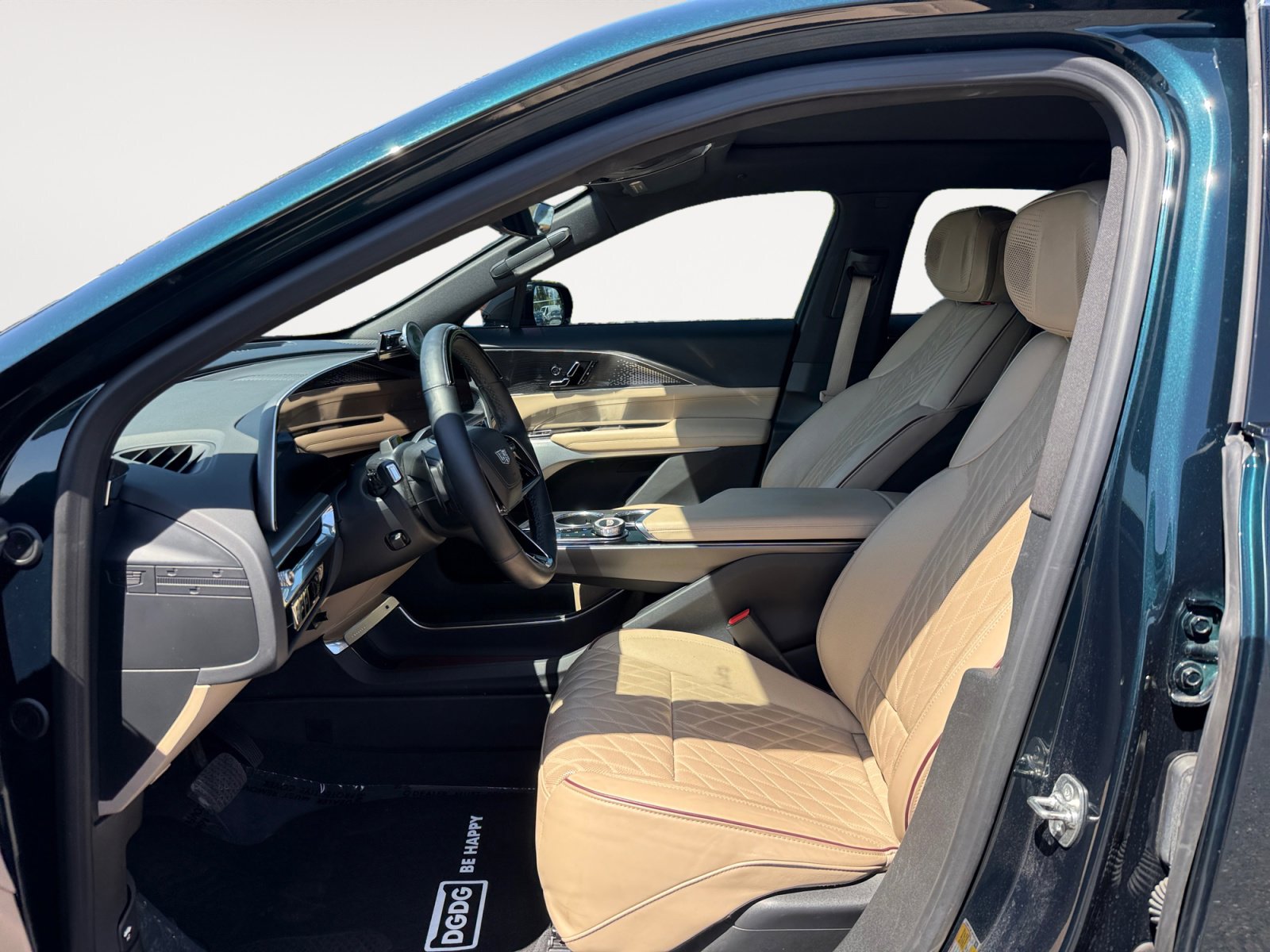 Used 2024 Cadillac Lyriq Luxury w/ Nappa Leather Package AWD/4WD image 10