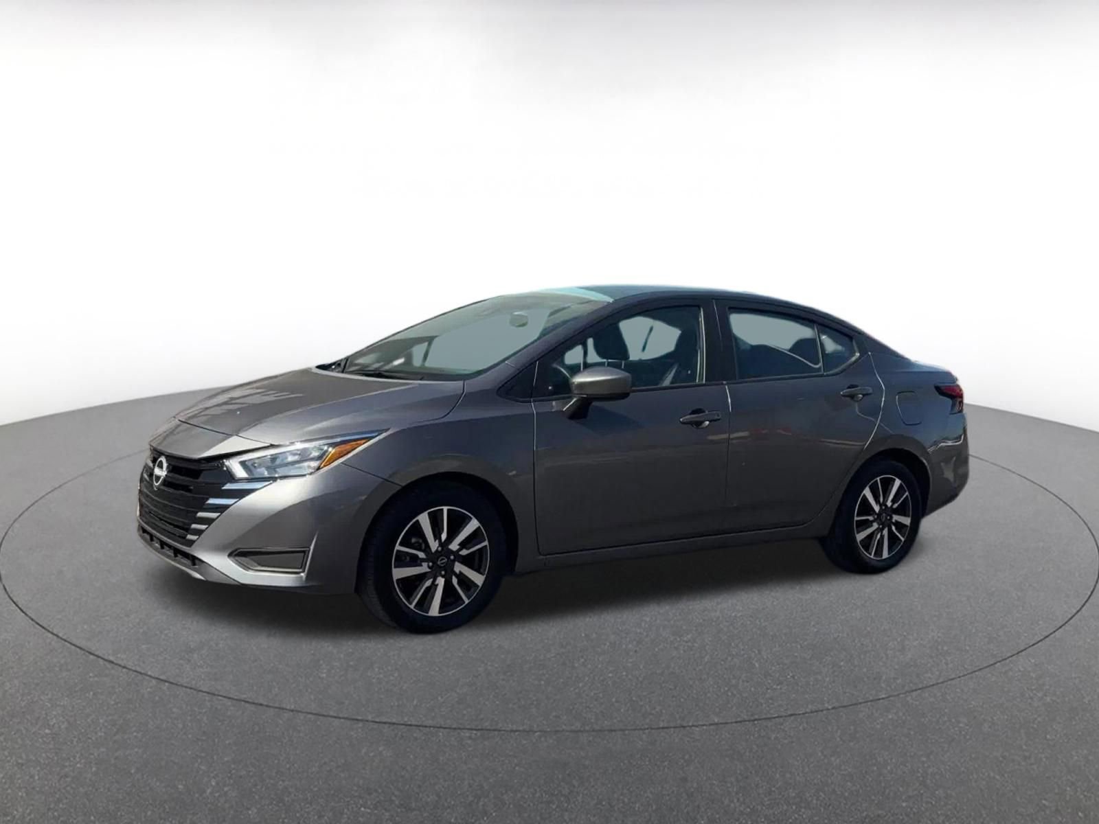 Used 2025 Nissan Versa SV image 8