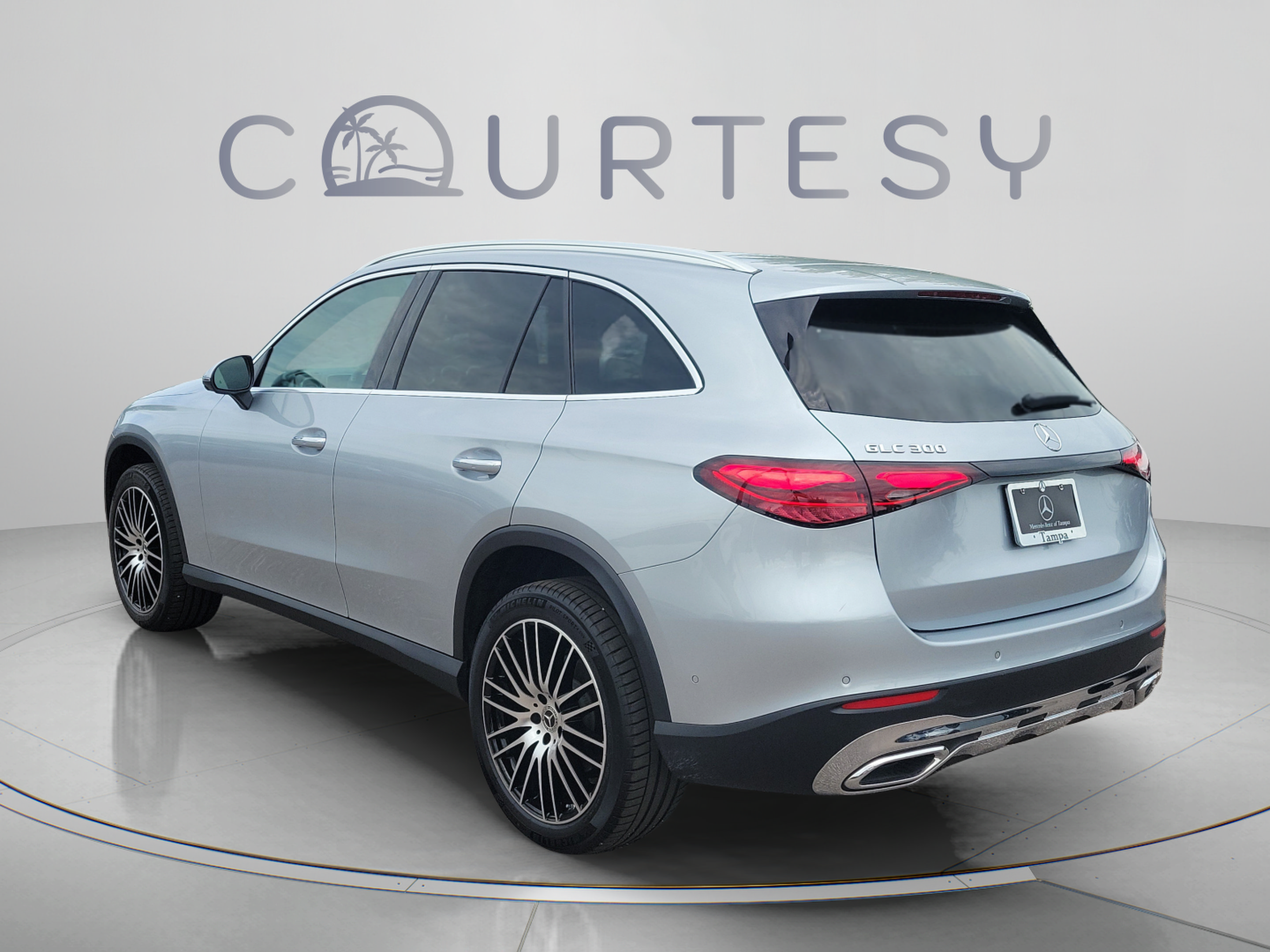 Certified 2026 Mercedes-Benz GLC 300 image 2