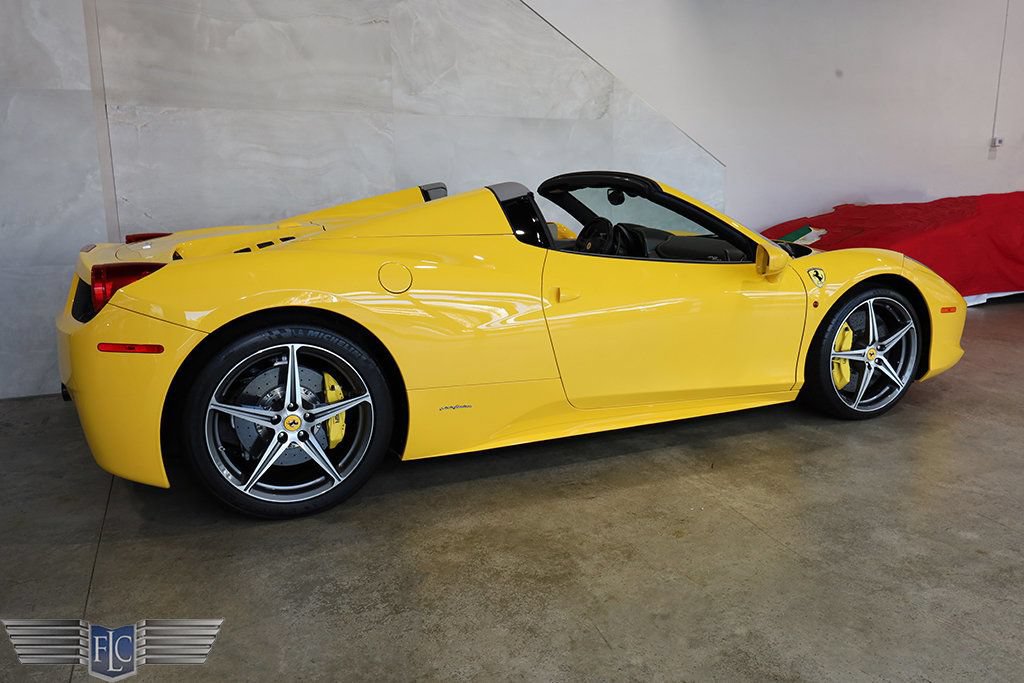 Used 2015 Ferrari 458 Spider RWD image 5