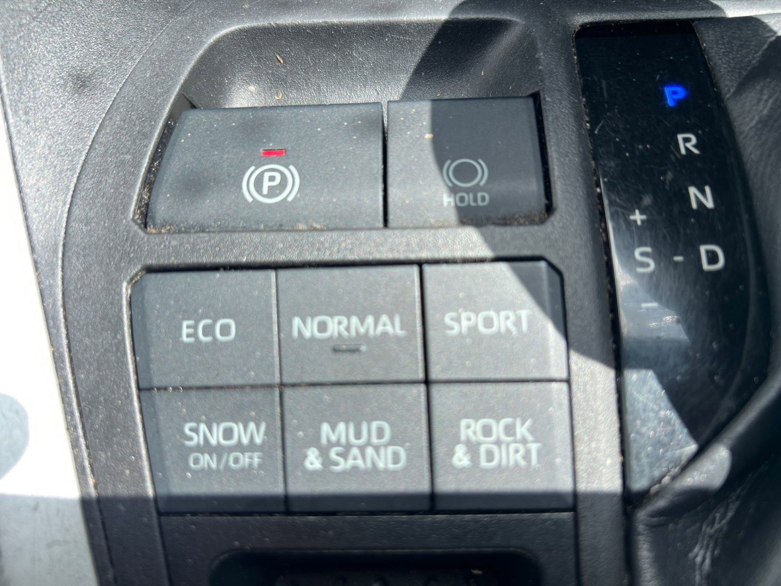 Used 2022 Toyota RAV4 LE AWD/4WD image 23