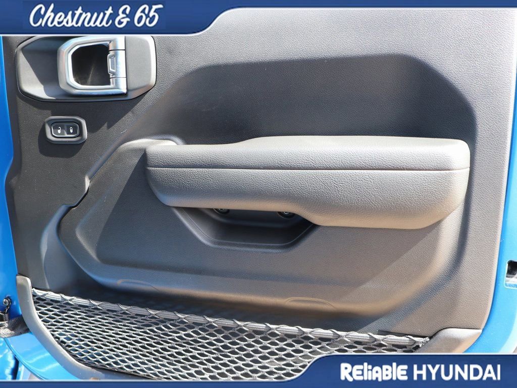 Used 2023 Jeep Wrangler Unlimited Rubicon w/ Cold Weather Group image 9