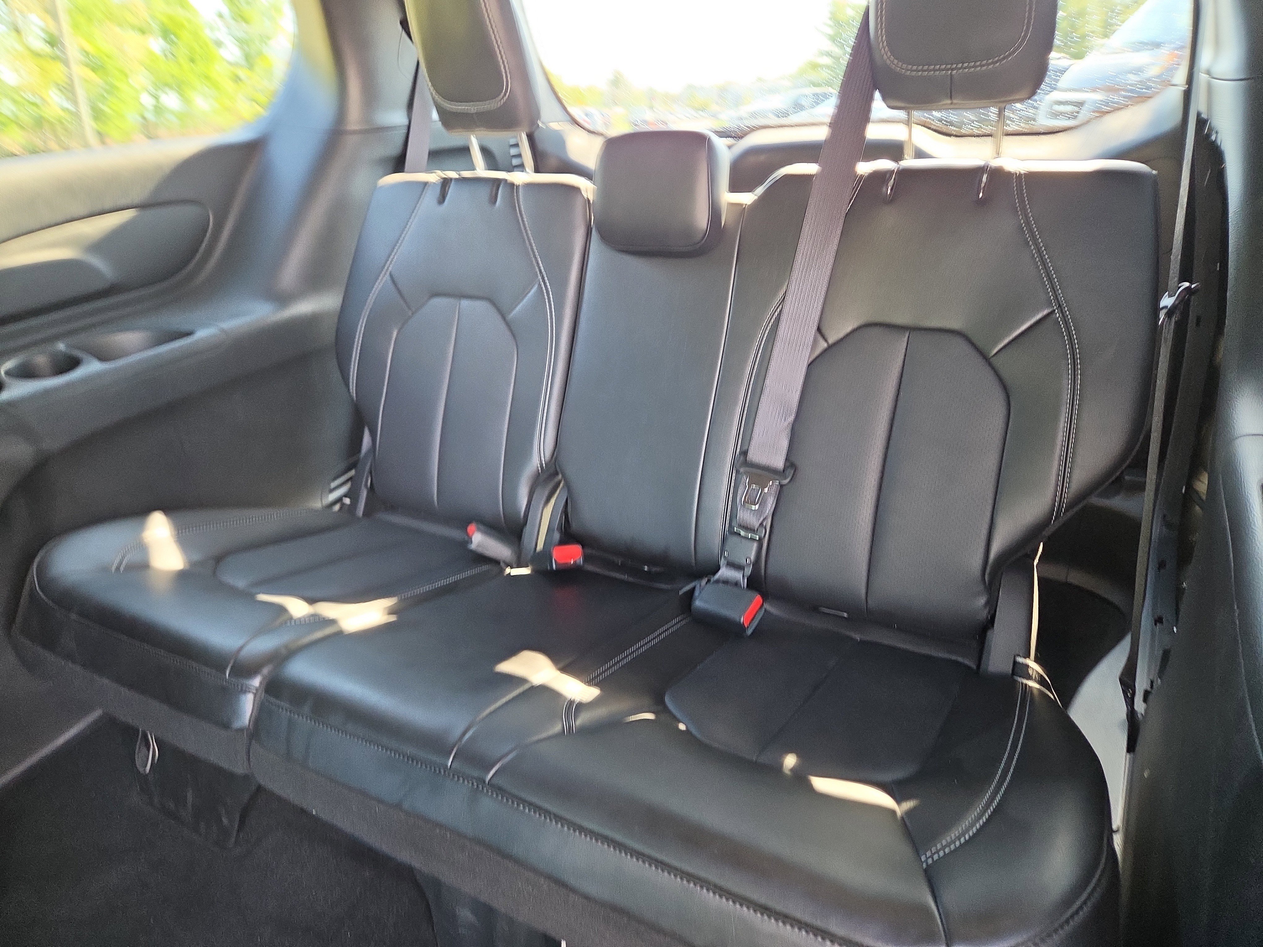 Certified 2026 Chrysler Pacifica Select FWD image 11
