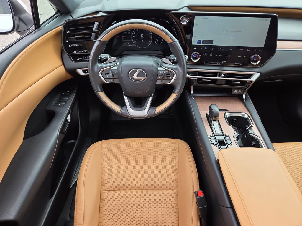 Used 2023 Lexus RX 350 Premium w/ Accessory Package AWD/4WD image 4