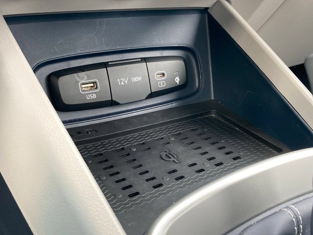 Used 2025 Hyundai Venue Limited FWD image 26