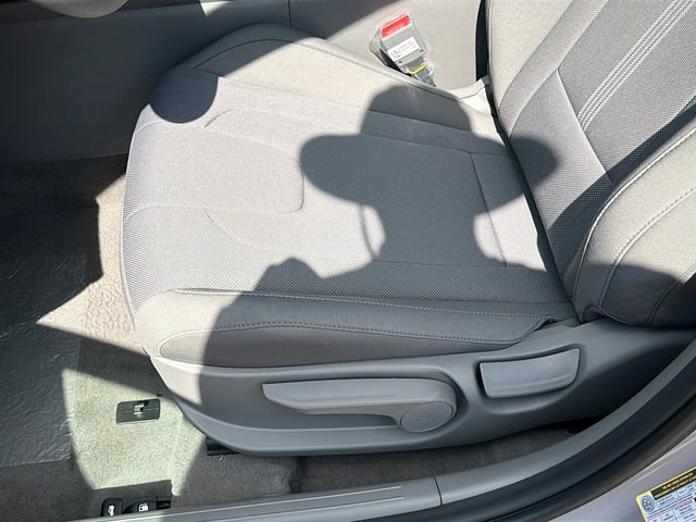 New 2026 Hyundai Elantra SE w/ Cargo Package FWD image 19