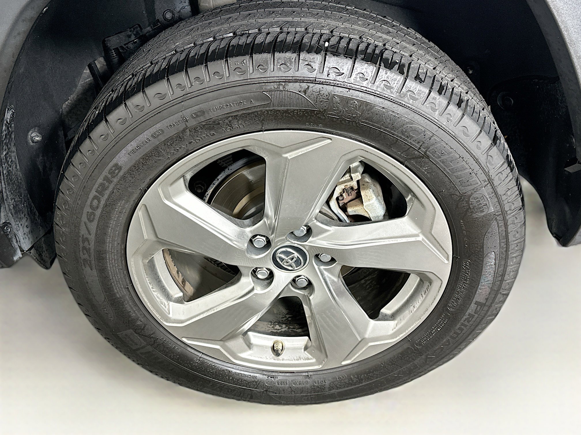 Used 2019 Toyota RAV4 Limited image 11