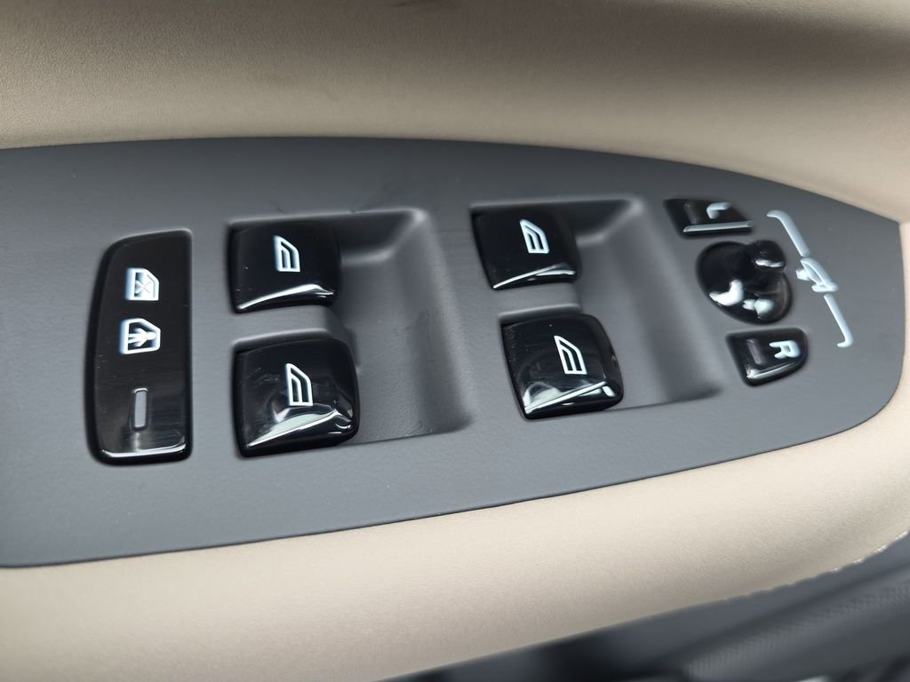 New 2026 Volvo XC90 B6 Ultra w/ Lounge Package image 34