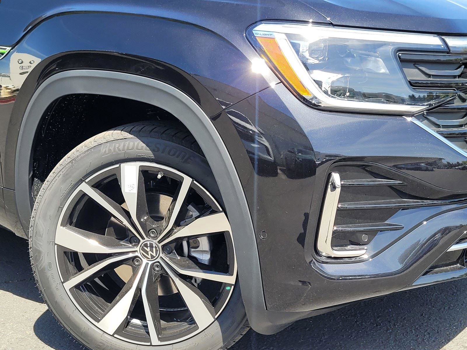 New 2025 Volkswagen Atlas SEL Premium R-Line image 4