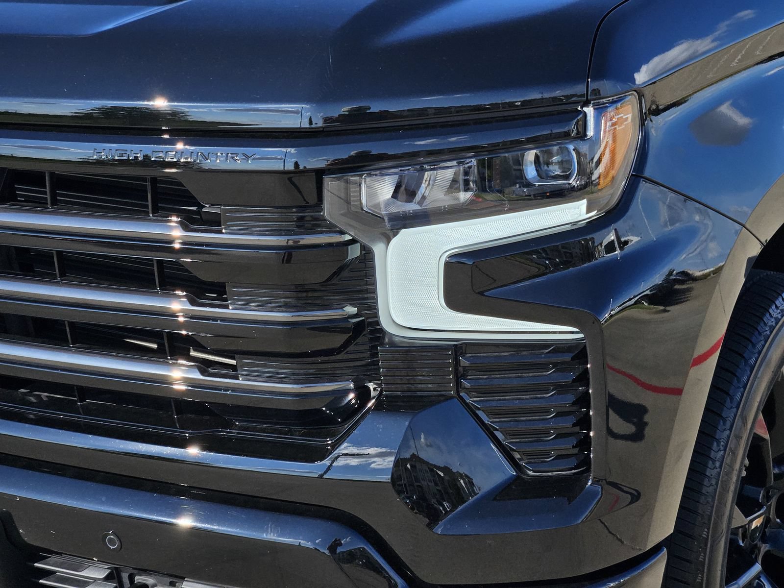 Certified 2025 Chevrolet Silverado 1500 High Country w/ High Country Premium Package AWD/4WD image 11