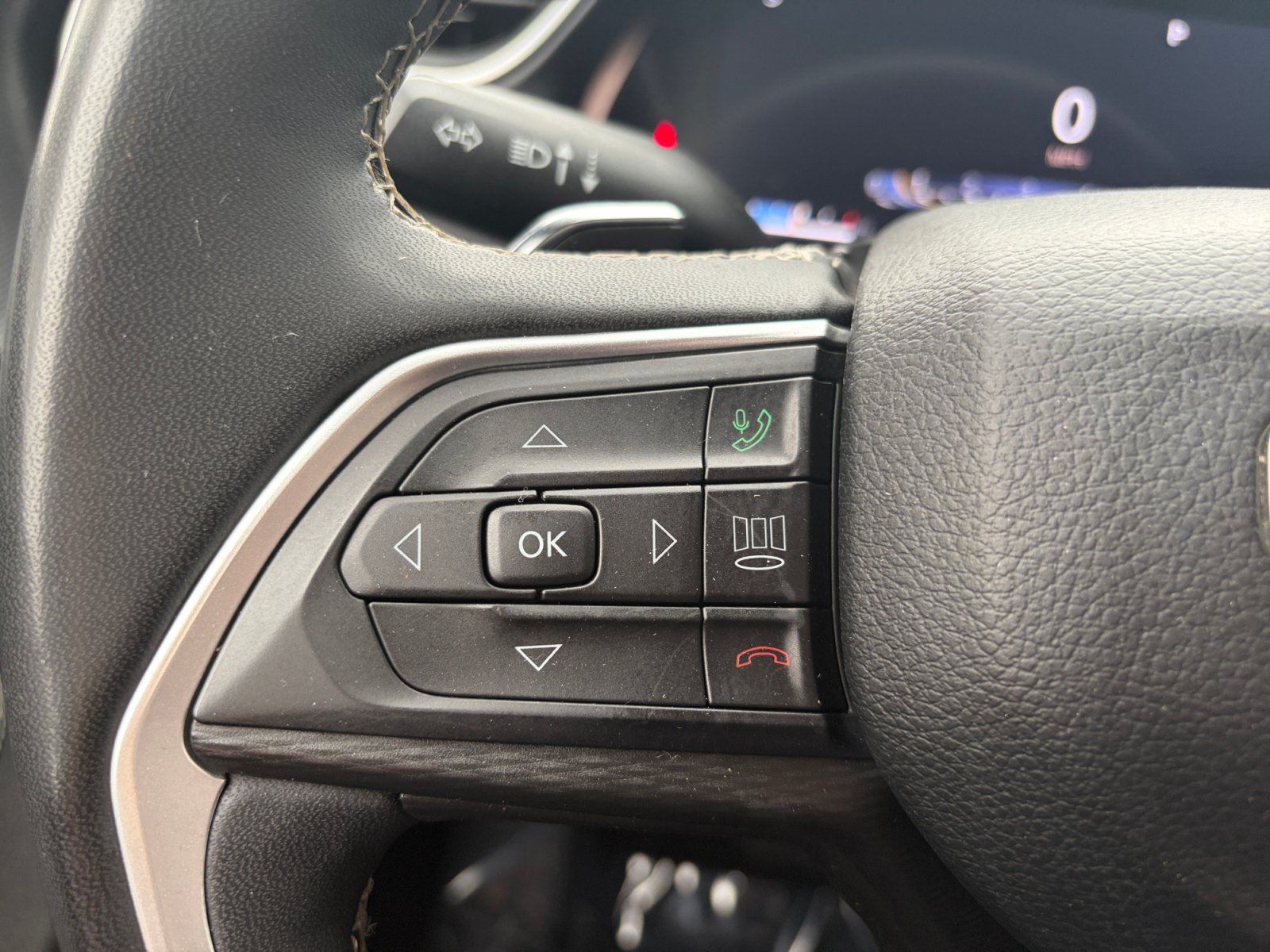 Used 2023 Jeep Grand Cherokee L Laredo AWD/4WD image 20