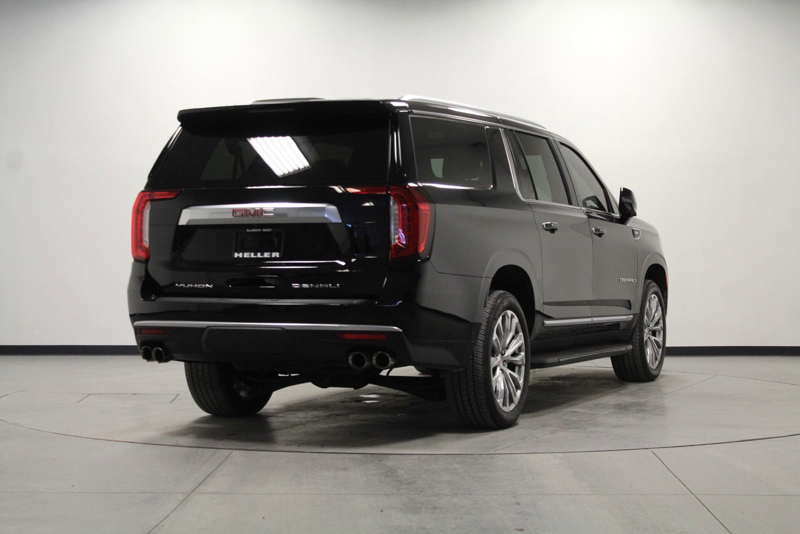 Used 2024 GMC Yukon XL Denali image 4