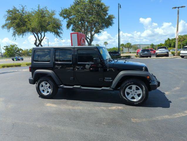 Used 2018 Jeep Wrangler Unlimited Sport S AWD/4WD image 2