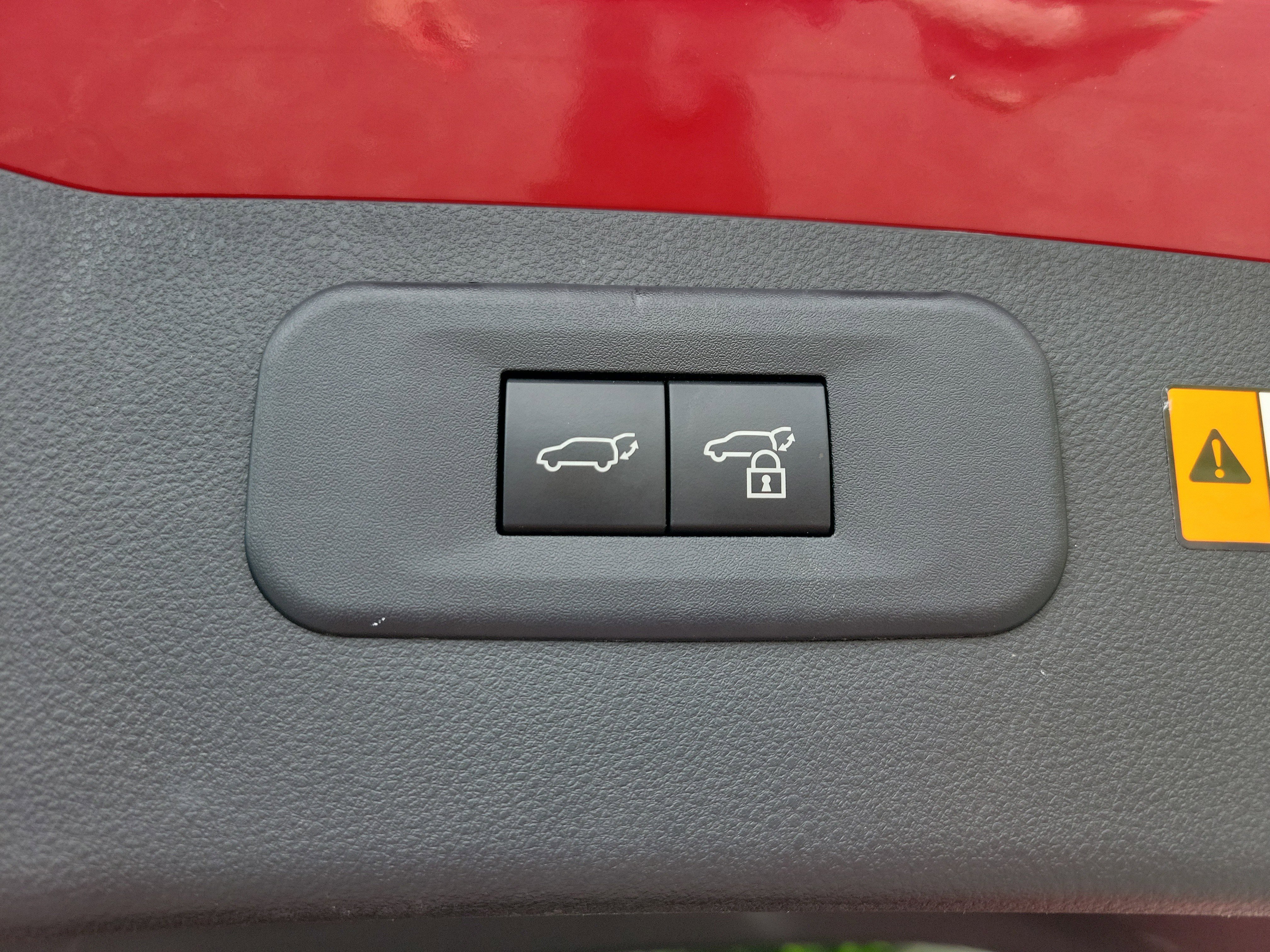 Used 2024 Lexus NX 250 FWD w/ Towing Package (2000 Lbs) image 12
