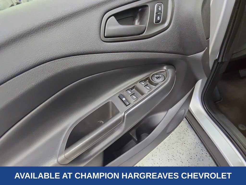 Used 2019 Ford Escape S image 32