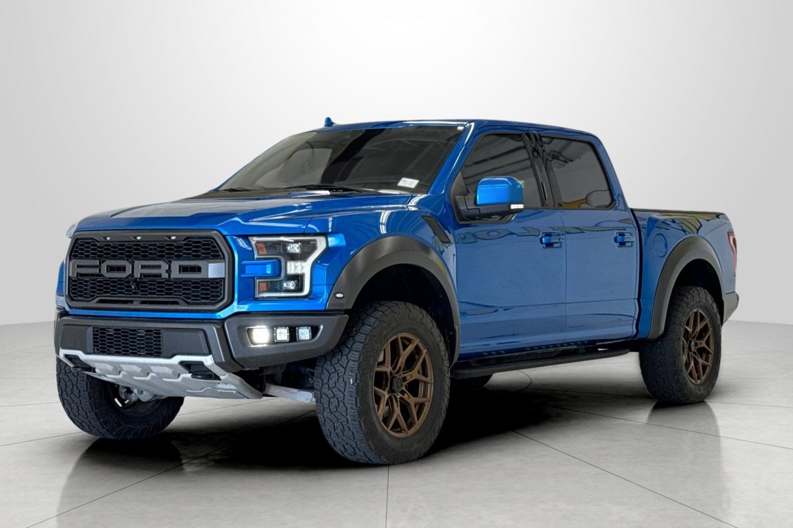 Used 2019 Ford F150 Raptor w/ Equipment Group 802A Luxury image 9