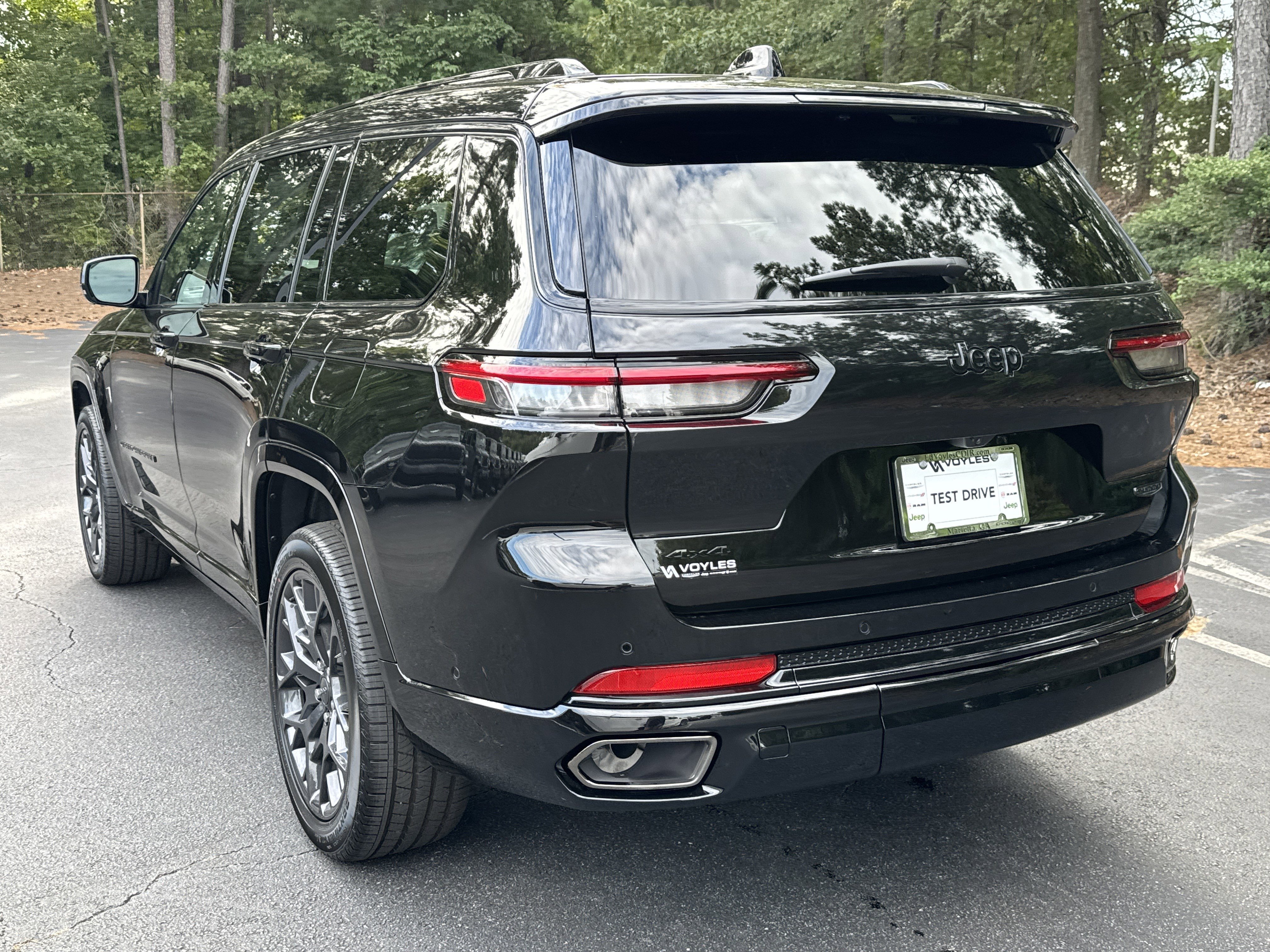 New 2025 Jeep Grand Cherokee L Summit w/ Obsidian Package image 6