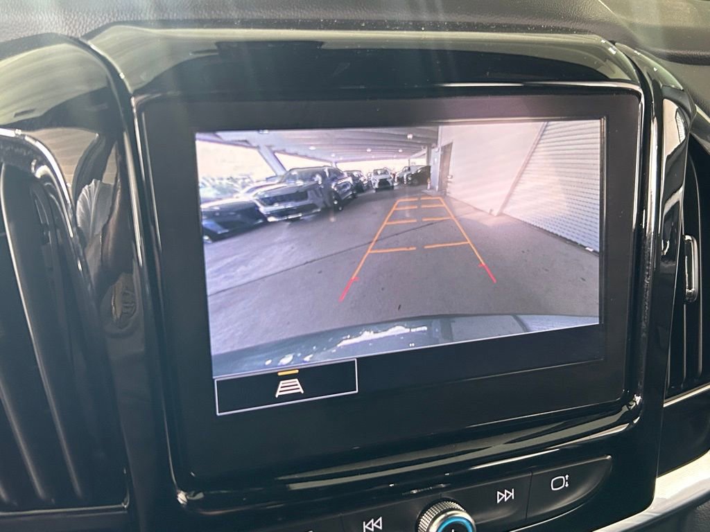 Used 2023 Chevrolet Traverse LT image 21