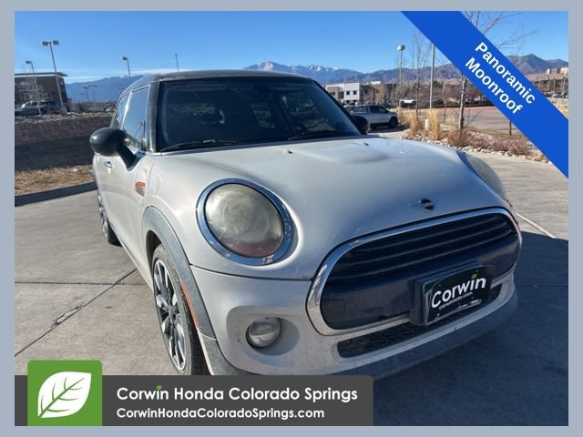 Used 2017 MINI Cooper 4-Door Hardtop image 1