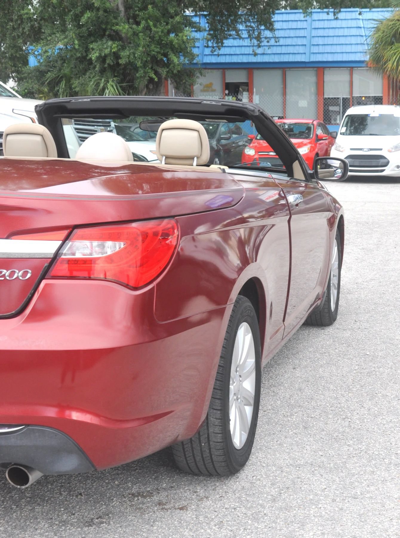 Used 2011 Chrysler 200 Touring FWD image 12