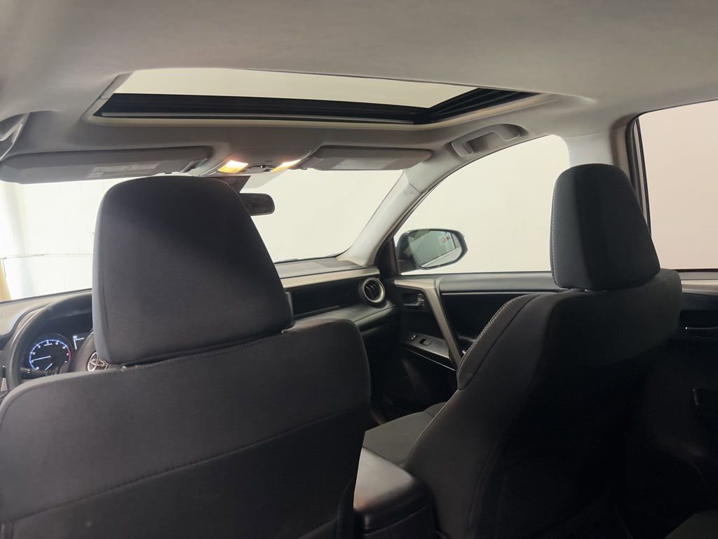 Used 2018 Toyota RAV4 XLE image 9