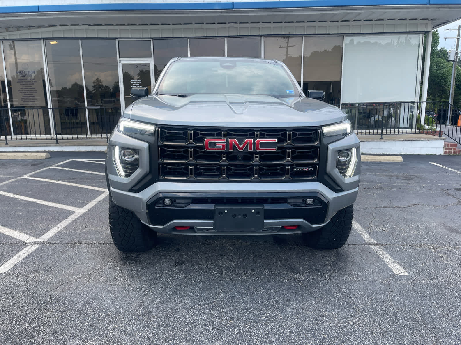 Used 2023 GMC Canyon AT4X AWD/4WD image 2