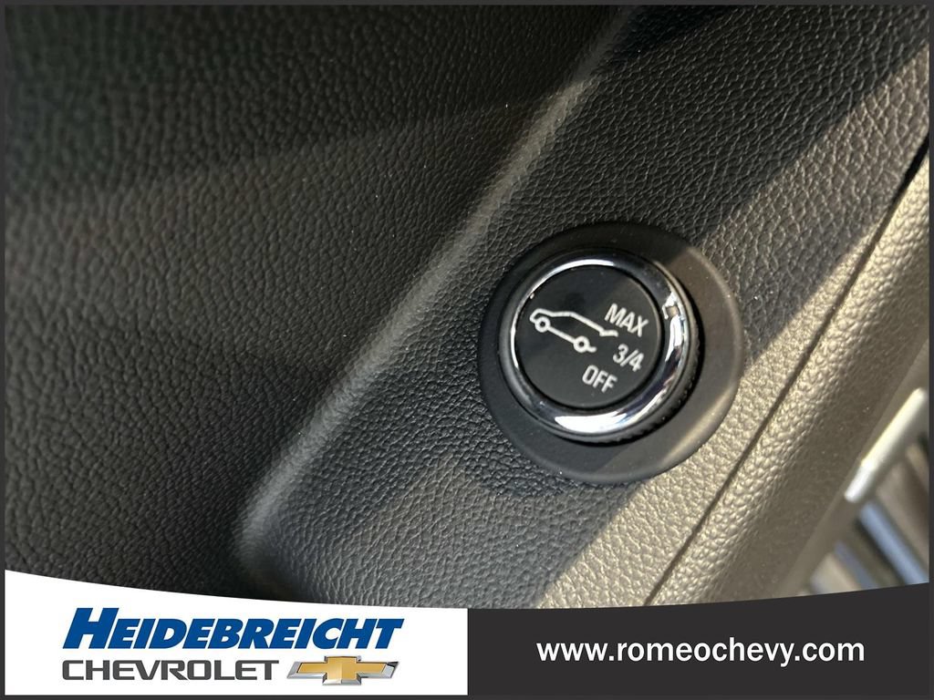 Used 2023 Chevrolet Traverse Premier w/ LPO, Floor Liner Package AWD/4WD image 31