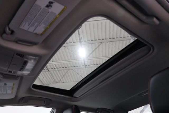 Used 2016 Toyota Camry SE w/ Moonroof Package FWD image 27