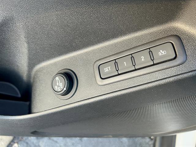 Used 2019 Chevrolet Equinox Premier image 15