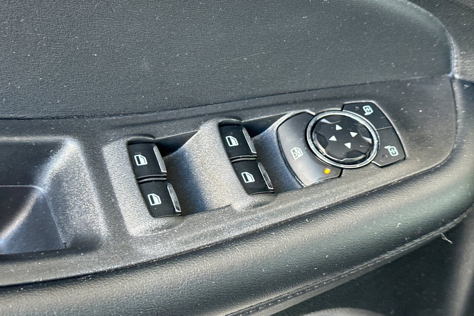 Used 2024 Ford Edge SEL image 12