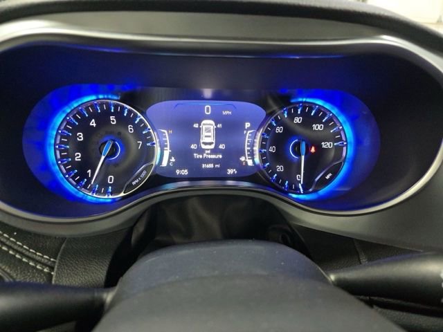Used 2025 Chrysler Pacifica Limited FWD image 11