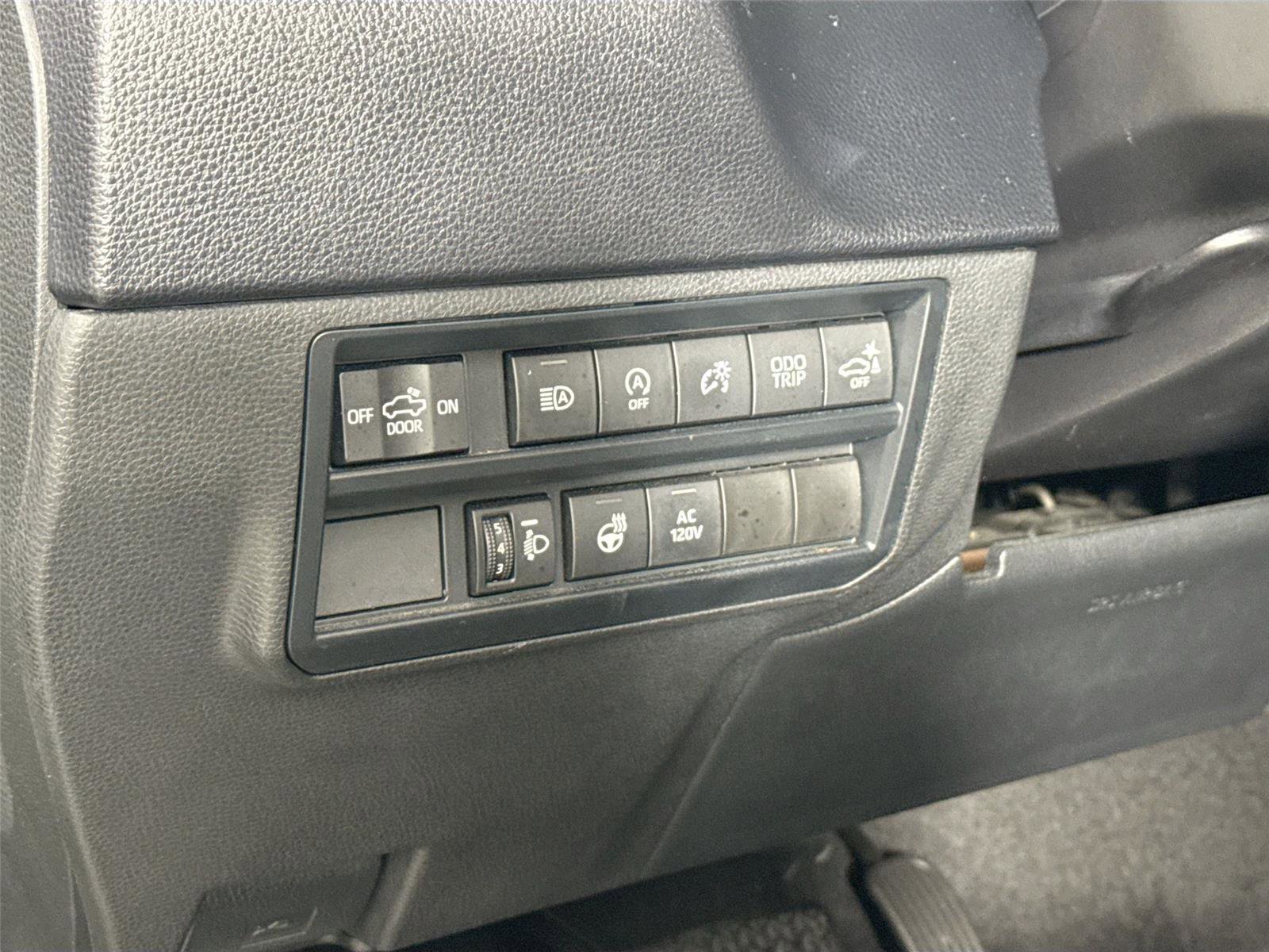 Used 2022 Toyota Tundra SR5 w/ SR5 Premium Package AWD/4WD image 15
