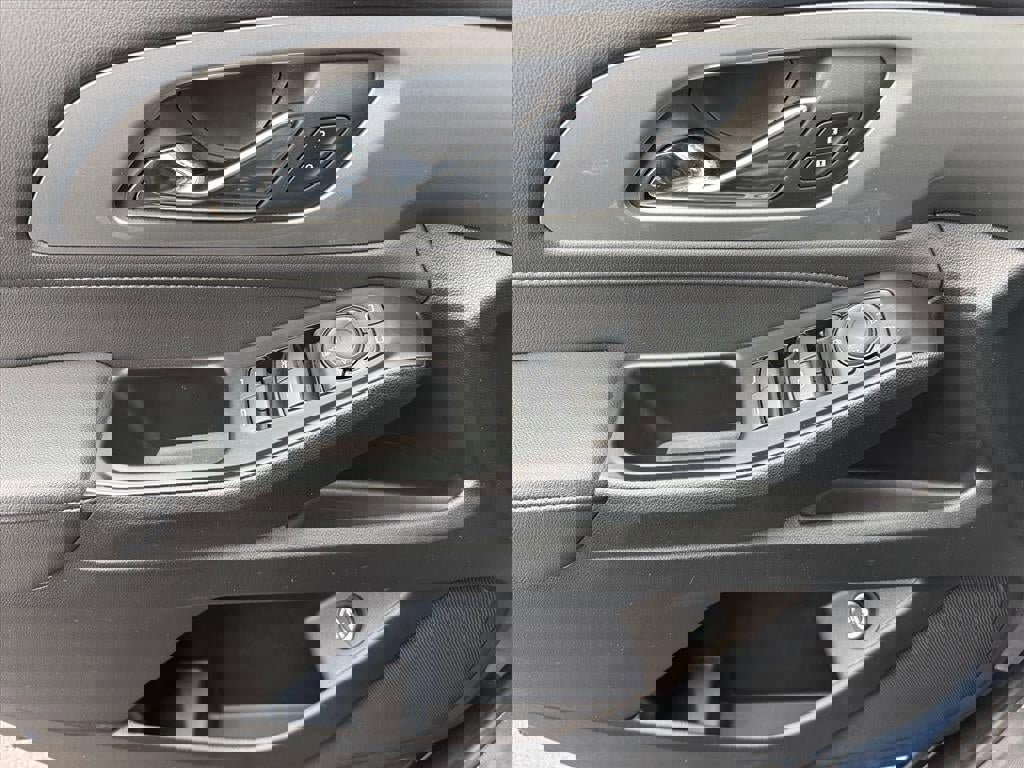 Certified 2023 Chevrolet Traverse LT w/ Midnight/Sport Edition image 13