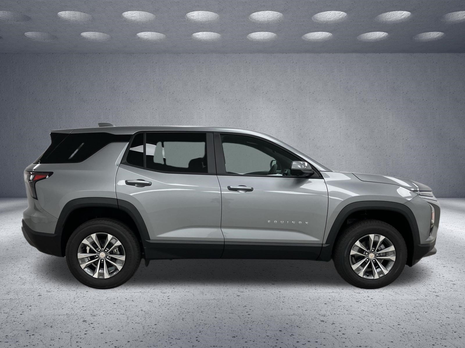 New 2027 Chevrolet Equinox LT w/ Safety and Technology Package FWD image 6