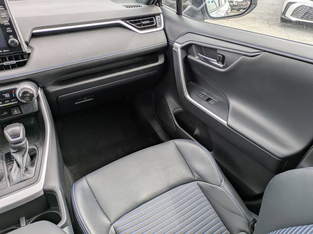 Used 2022 Toyota RAV4 XSE w/ XSE Grade Weather Package AWD/4WD image 18