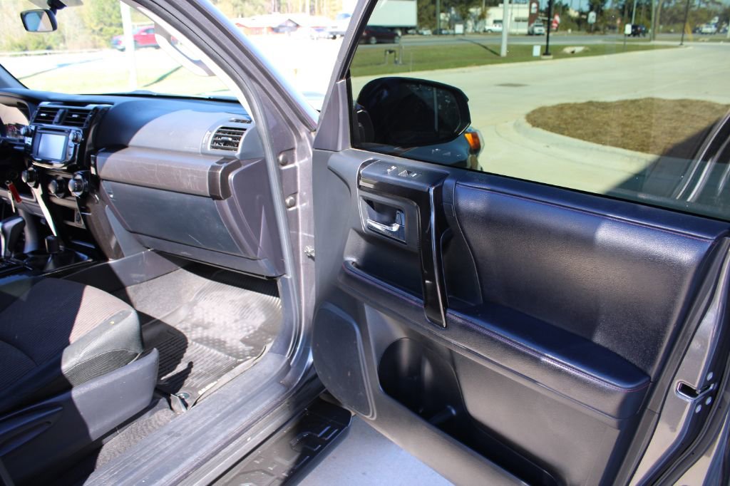 Used 2019 Toyota 4Runner TRD Off-Road image 16