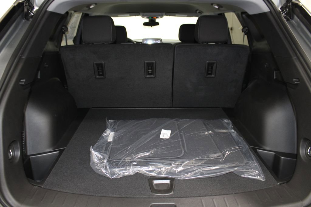 New 2025 Chevrolet Blazer LT w/ Midnight/Sport Edition image 27