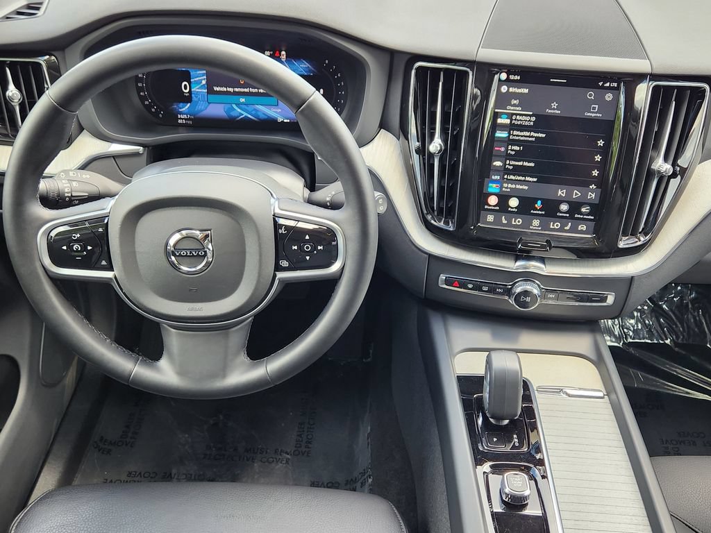 Used 2025 Volvo XC60 B5 Plus AWD/4WD image 3