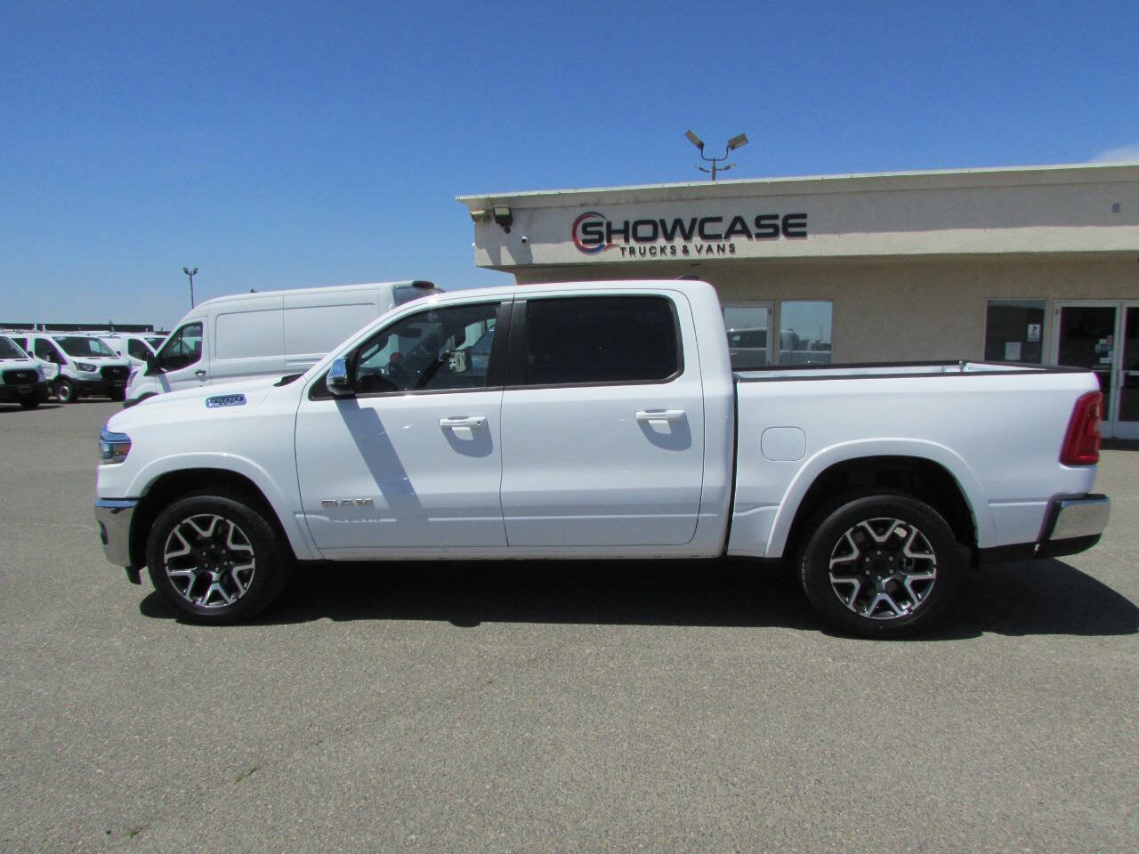 Used 2025 RAM 1500 Laramie AWD/4WD image 12