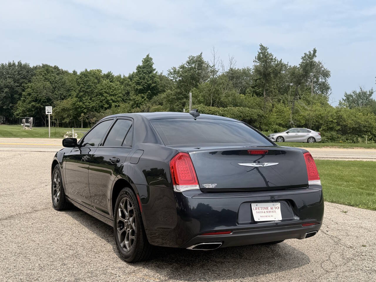 Used 2018 Chrysler 300 S AWD/4WD image 3