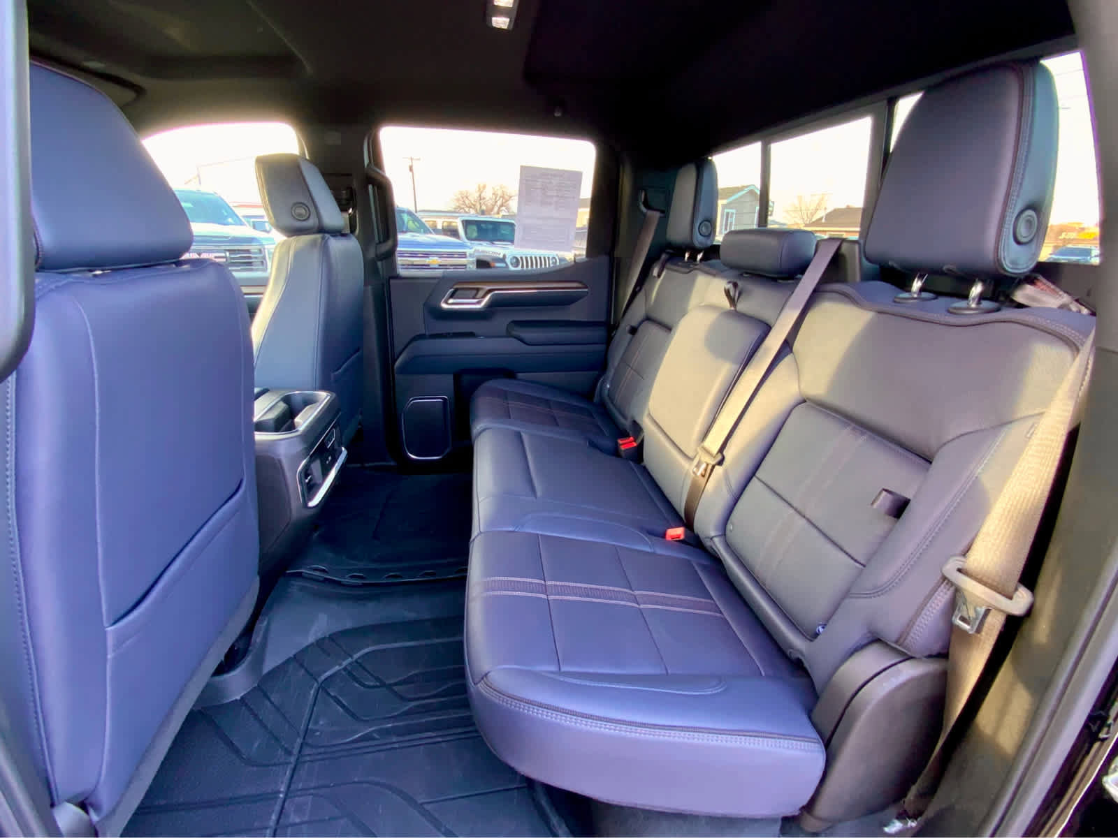 Used 2024 Chevrolet Silverado 1500 High Country w/ Technology Package image 26