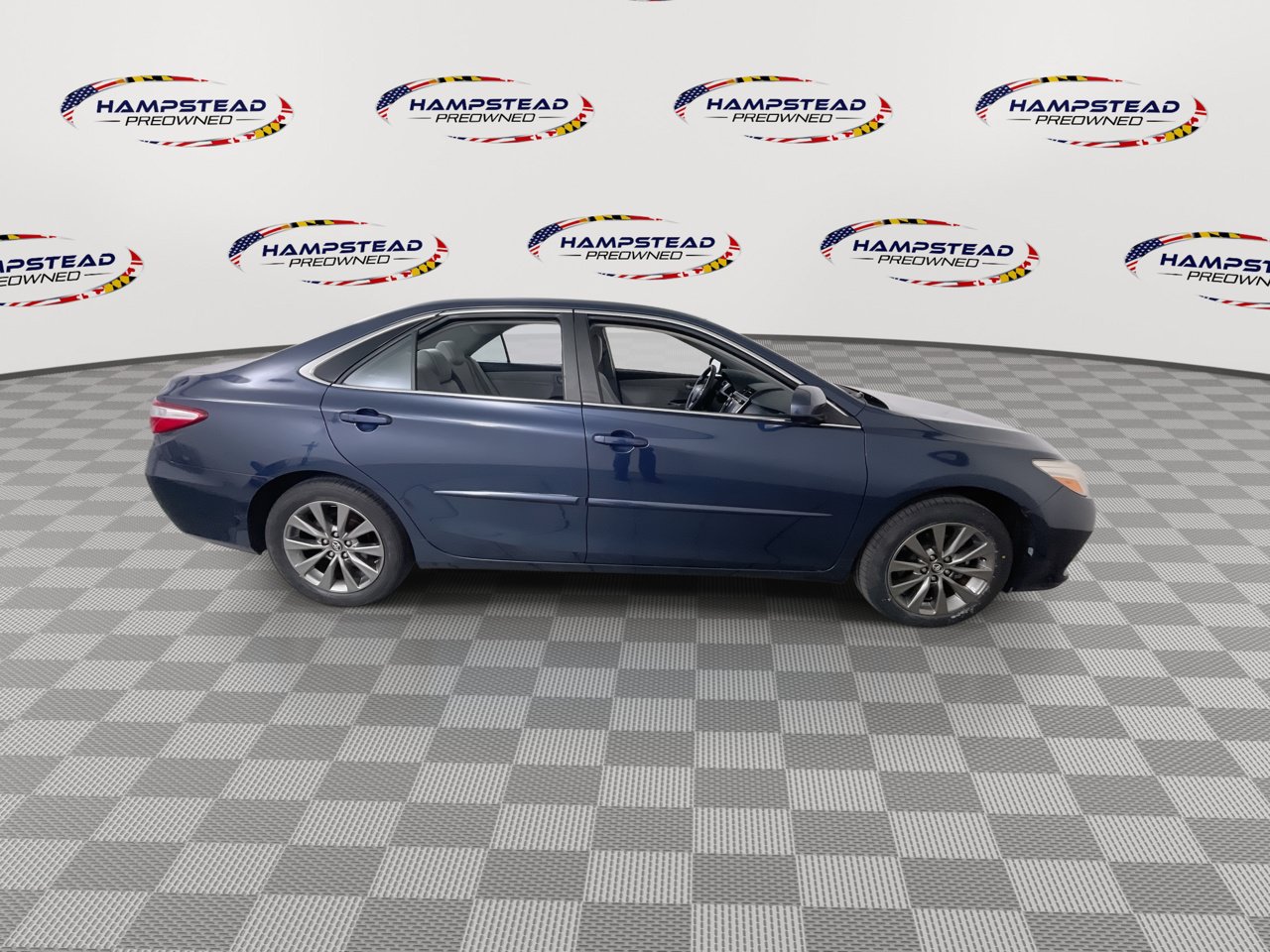 Used 2017 Toyota Camry XLE w/ Moonroof Package FWD image 9