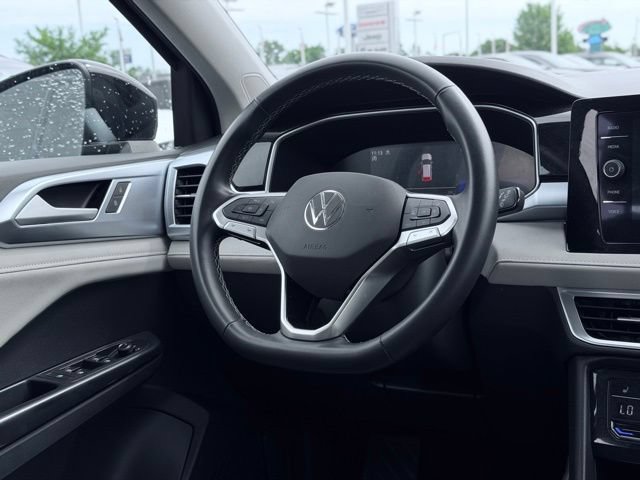Used 2025 Volkswagen Taos SE AWD/4WD image 23