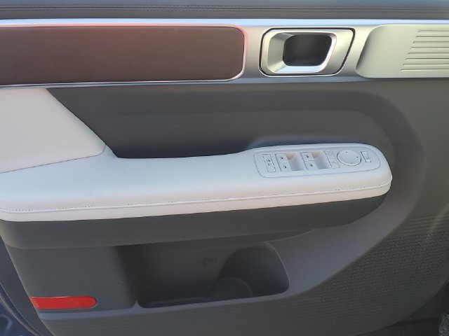 Used 2025 Hyundai Santa Fe SEL AWD/4WD image 15