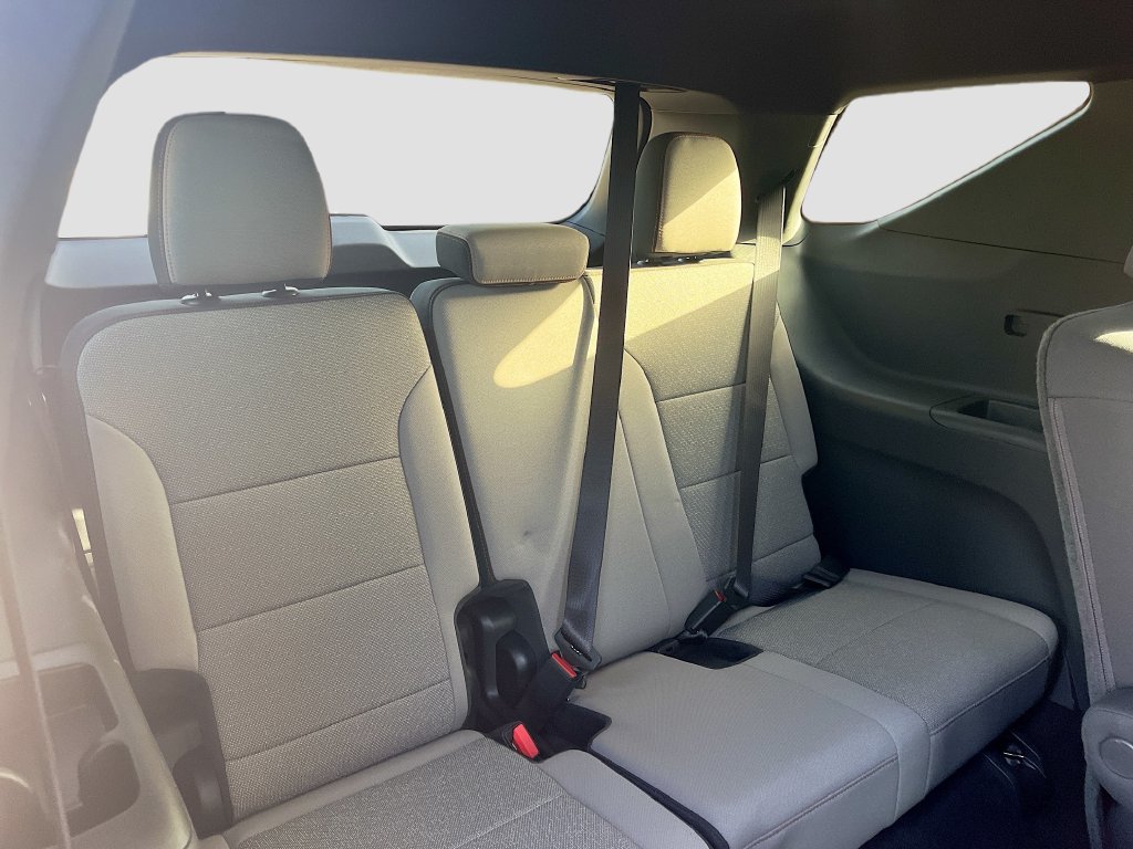 Used 2026 Chevrolet Traverse LT FWD image 27